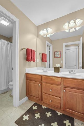 208 Fountain Drive, Glen Carbon, IL 62034