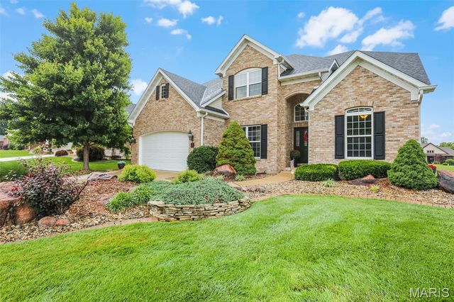 208 Fountain Drive, Glen Carbon, IL 62034