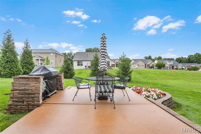 208 Fountain Drive, Glen Carbon, IL 62034