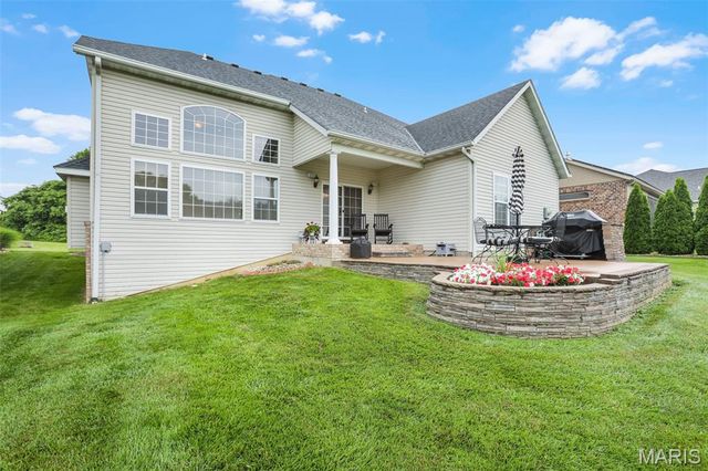 208 Fountain Drive, Glen Carbon, IL 62034