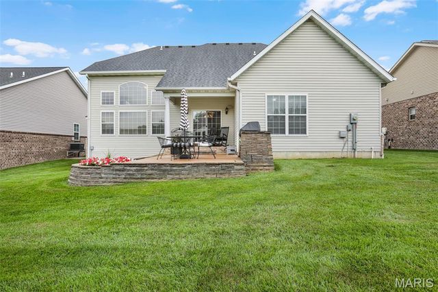 208 Fountain Drive, Glen Carbon, IL 62034