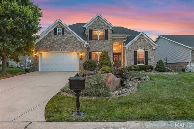 208 Fountain Drive, Glen Carbon, IL 62034