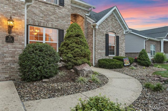 208 Fountain Drive, Glen Carbon, IL 62034