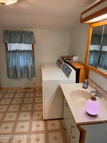 3631 Lake Street, Bryan, OH 43506