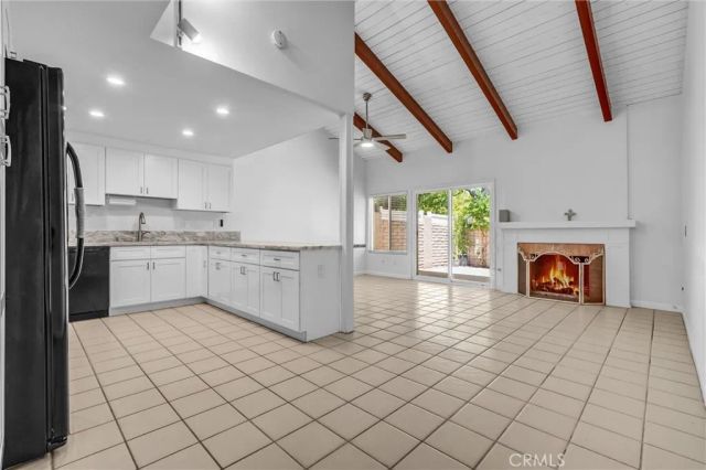 2616 N Tustin Avenue A, Santa Ana, CA 92705
