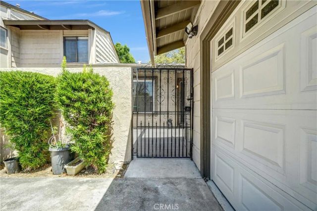 2616 N Tustin Avenue A, Santa Ana, CA 92705