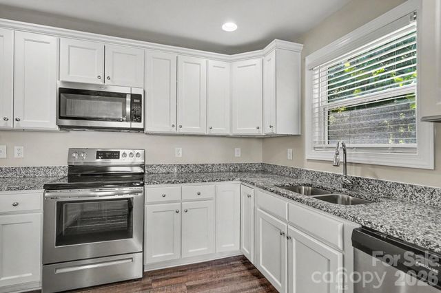 1548 Mayfair Drive, Conover, NC 28613