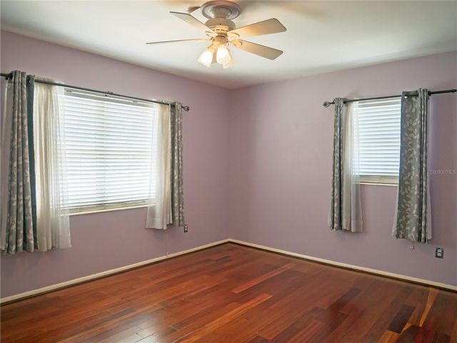 6724 17TH LANE N, St Petersburg, FL 33702