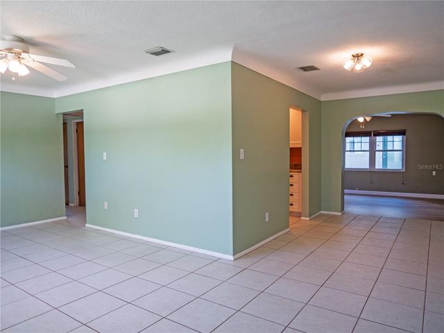 6724 17TH LANE N, St Petersburg, FL 33702