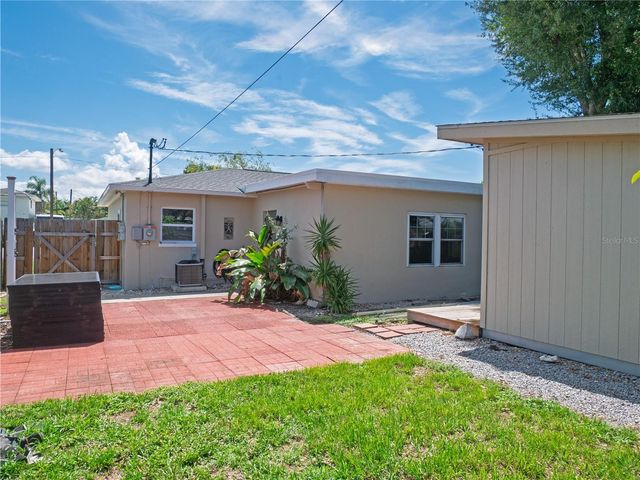 6724 17TH LANE N, St Petersburg, FL 33702