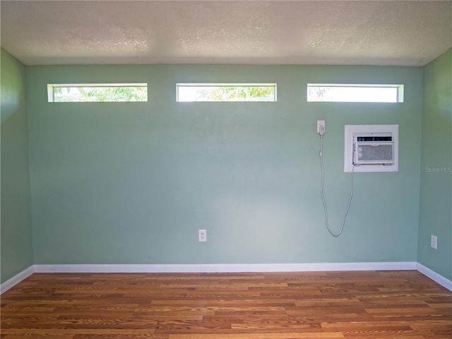 6724 17TH LANE N, St Petersburg, FL 33702
