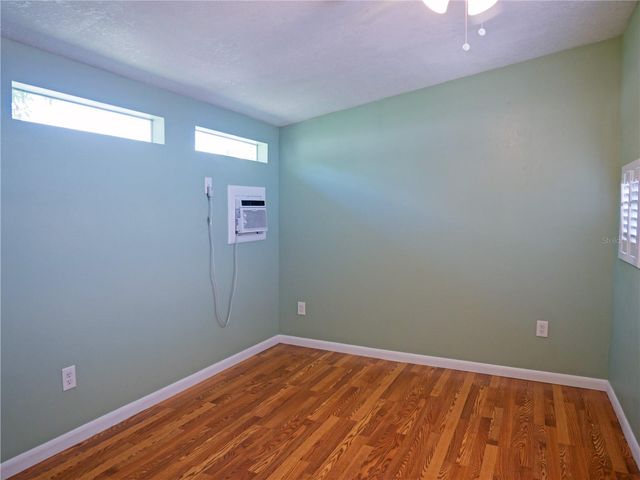 6724 17TH LANE N, St Petersburg, FL 33702