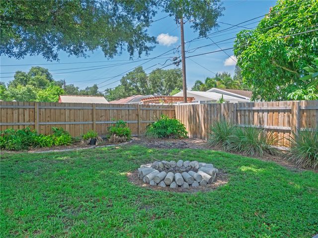 6724 17TH LANE N, St Petersburg, FL 33702