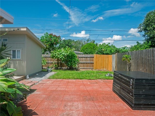 6724 17TH LANE N, St Petersburg, FL 33702