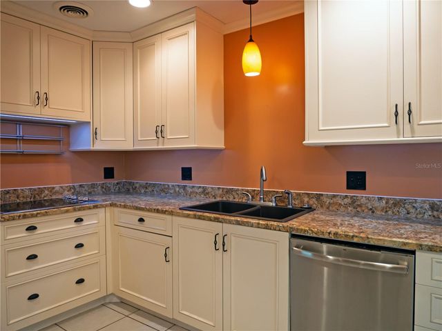 6724 17TH LANE N, St Petersburg, FL 33702