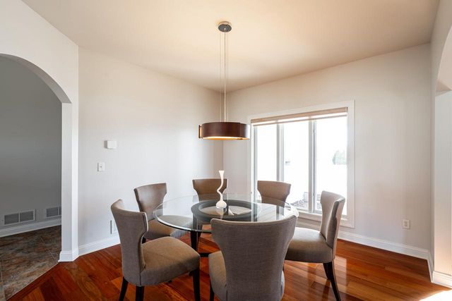 2308 Coldwater Creek DRIVE, Waukesha, WI 53188