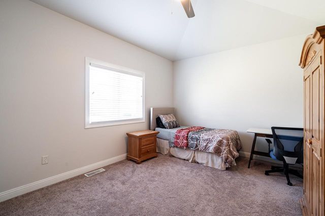 2308 Coldwater Creek DRIVE, Waukesha, WI 53188