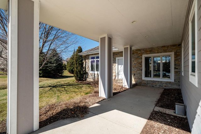 2308 Coldwater Creek DRIVE, Waukesha, WI 53188