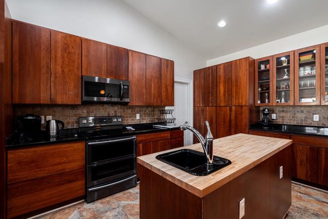 2308 Coldwater Creek DRIVE, Waukesha, WI 53188