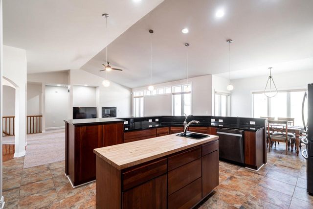 2308 Coldwater Creek DRIVE, Waukesha, WI 53188