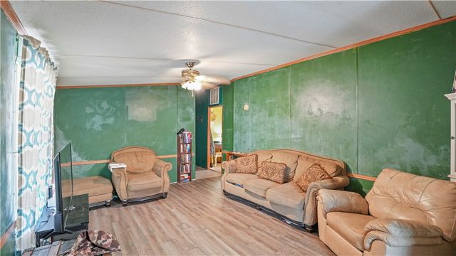 105 Stardust Loop, Jesup, GA 31545