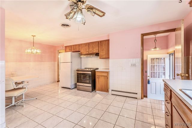 32 Barlow Avenue, Lackawanna, NY 14218