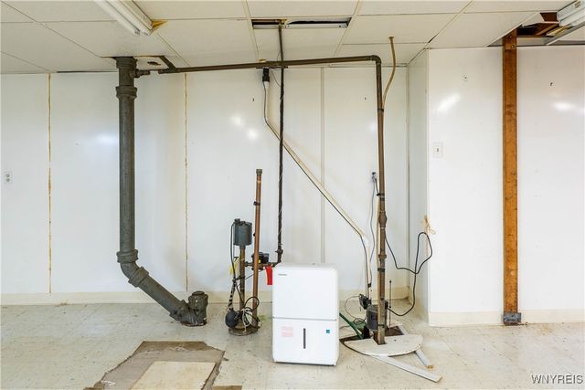 32 Barlow Avenue, Lackawanna, NY 14218