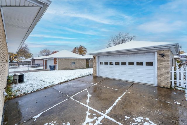 32 Barlow Avenue, Lackawanna, NY 14218