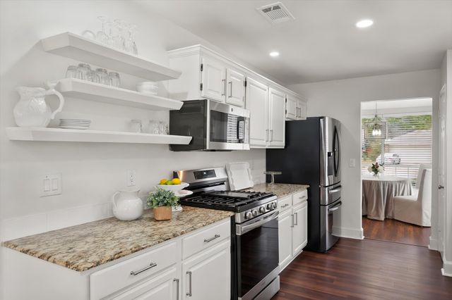 7025 Escondido Drive, Arlington, TX 76016