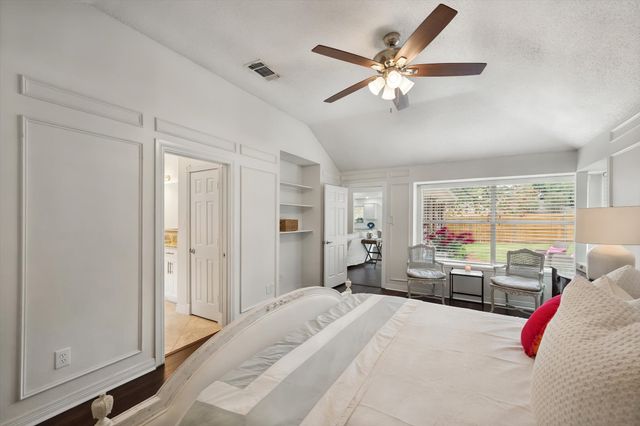 7025 Escondido Drive, Arlington, TX 76016