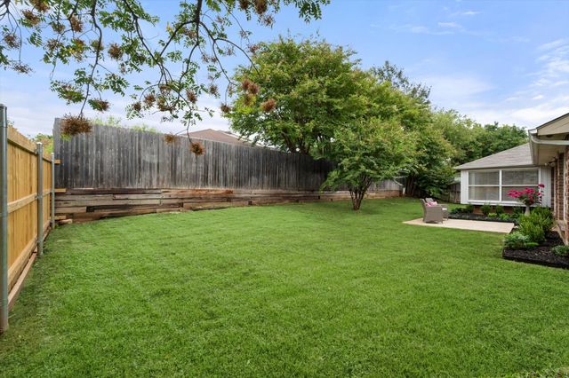 7025 Escondido Drive, Arlington, TX 76016