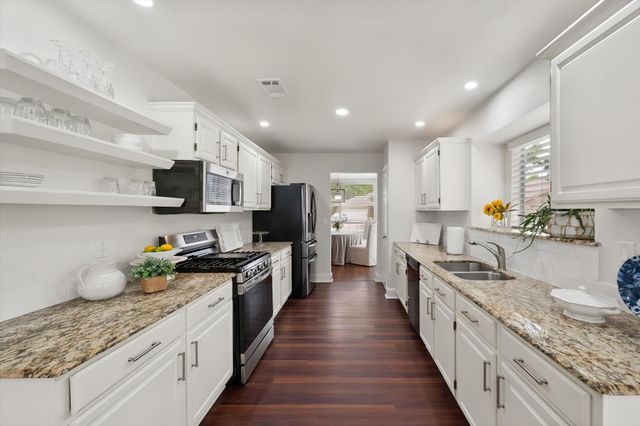 7025 Escondido Drive, Arlington, TX 76016