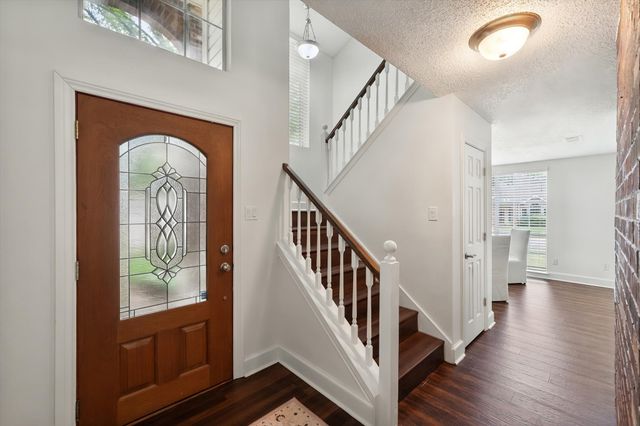 7025 Escondido Drive, Arlington, TX 76016
