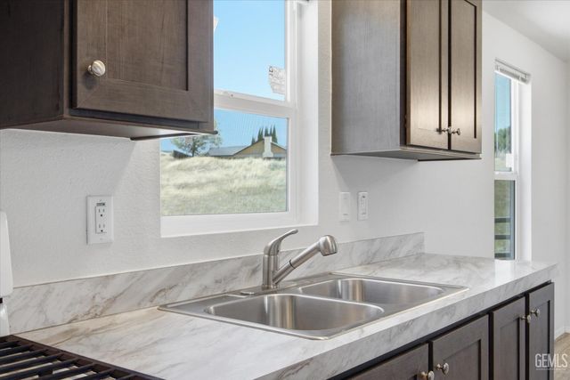 20405 Weston Avenue, Tehachapi, CA 93561