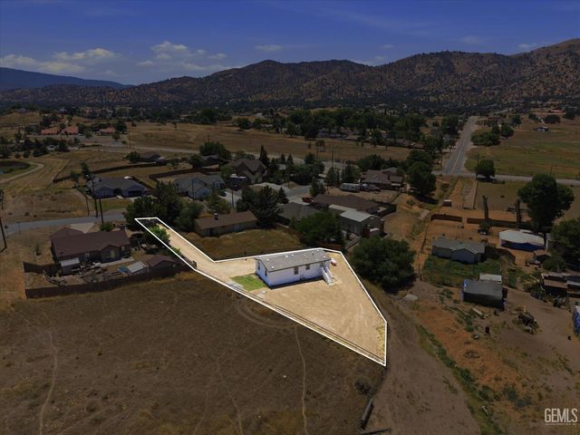 20405 Weston Avenue, Tehachapi, CA 93561