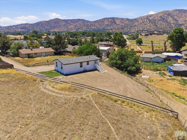 20405 Weston Avenue, Tehachapi, CA 93561