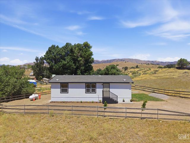 20405 Weston Avenue, Tehachapi, CA 93561