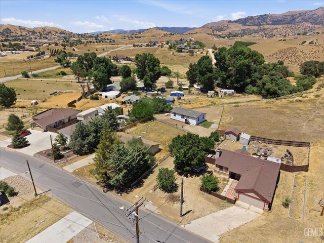 20405 Weston Avenue, Tehachapi, CA 93561