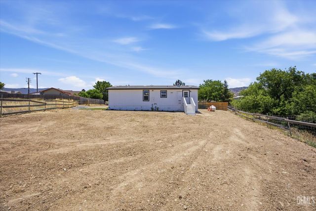 20405 Weston Avenue, Tehachapi, CA 93561
