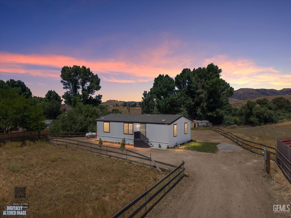 20405 Weston Avenue, Tehachapi, CA 93561