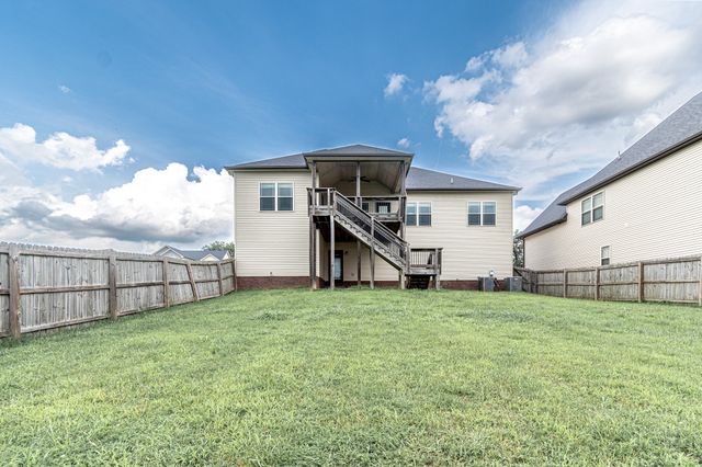 955 Smoots Dr, Clarksville, TN 37042