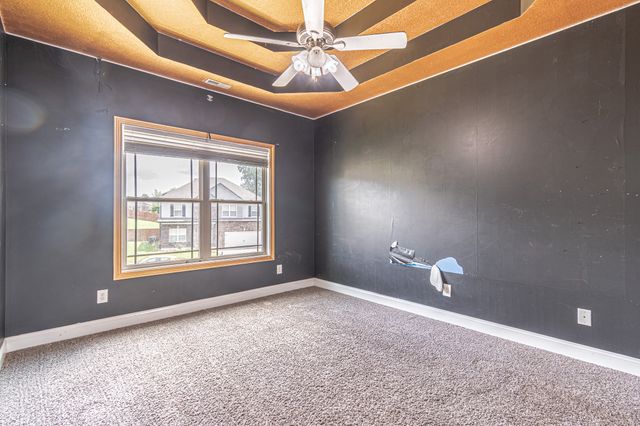 955 Smoots Dr, Clarksville, TN 37042