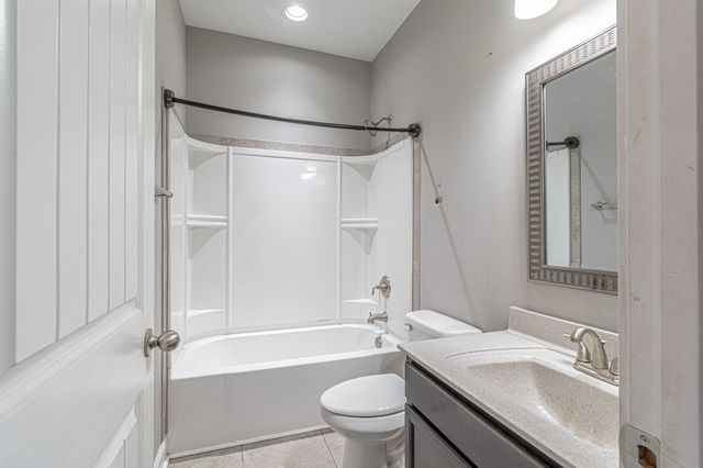955 Smoots Dr, Clarksville, TN 37042