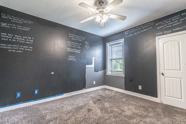 955 Smoots Dr, Clarksville, TN 37042