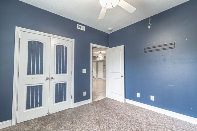 955 Smoots Dr, Clarksville, TN 37042