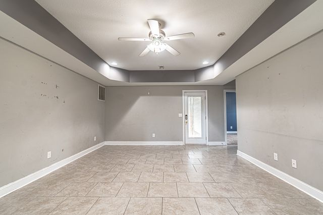 955 Smoots Dr, Clarksville, TN 37042