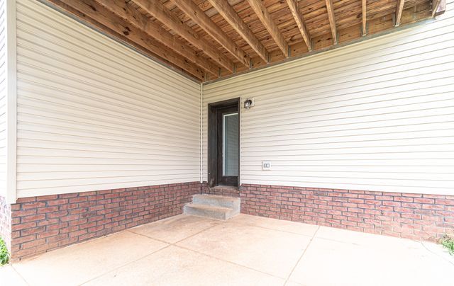 955 Smoots Dr, Clarksville, TN 37042