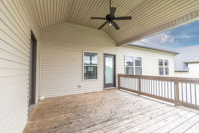 955 Smoots Dr, Clarksville, TN 37042