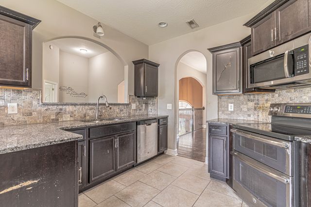 955 Smoots Dr, Clarksville, TN 37042