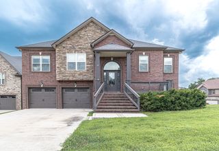 955 Smoots Dr, Clarksville, TN 37042